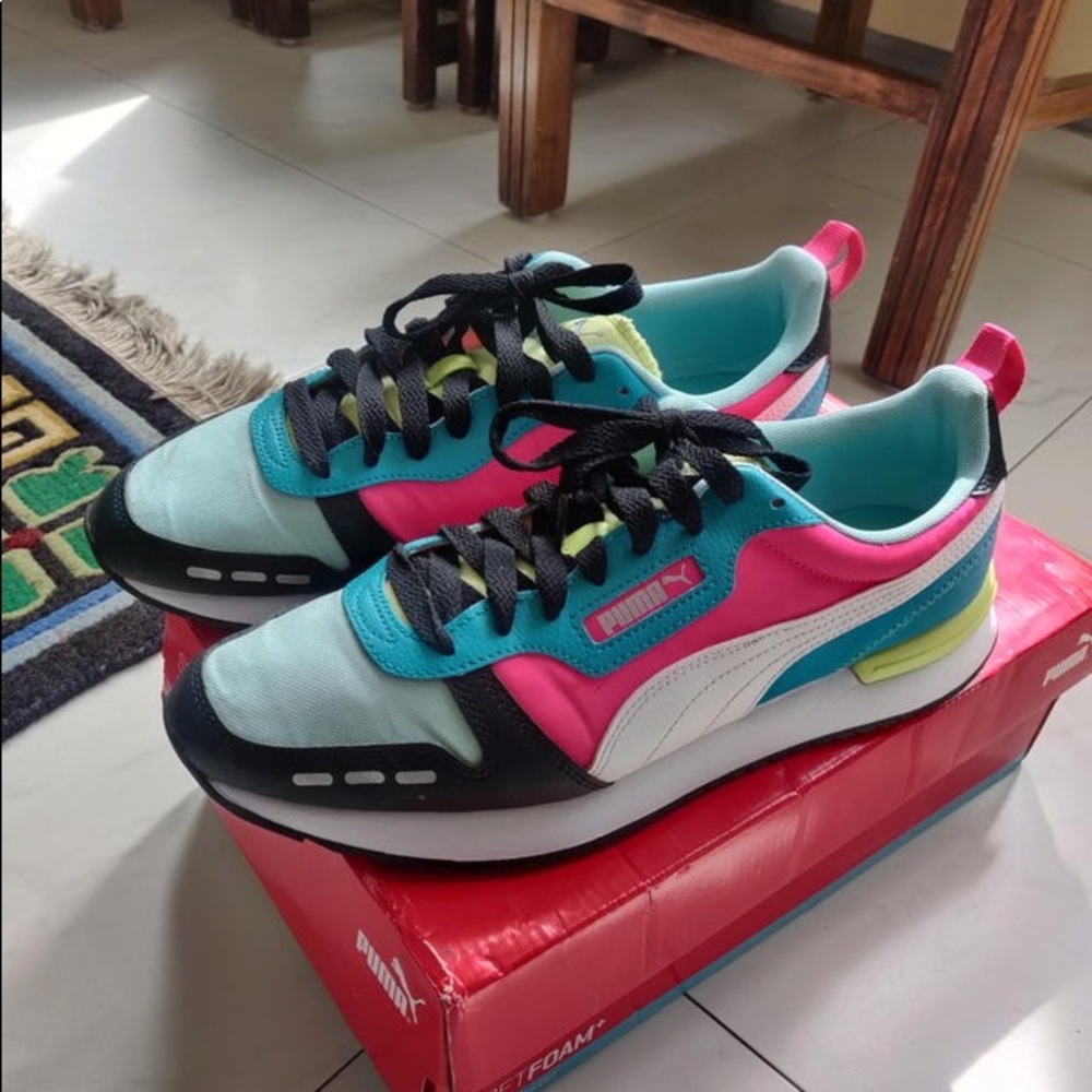 PUMA COLORFUL SNEAKERS